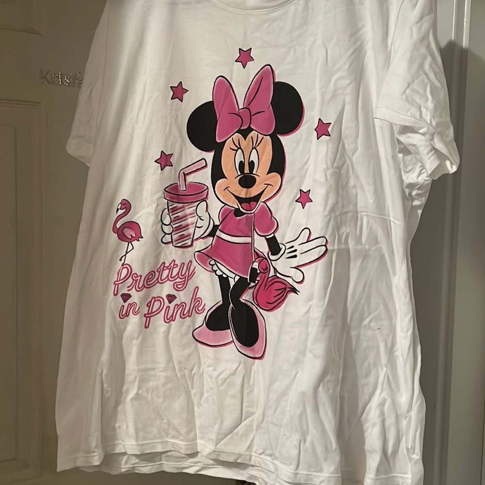 Minnie Mouse tshirt